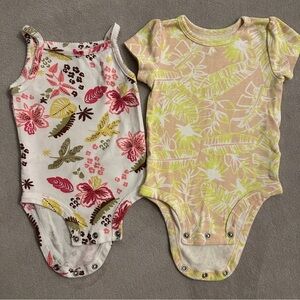 EUC Carter’s 2pc Baby Girl Onesie Set, Pink & Yellow Tropical, 6-9 Months